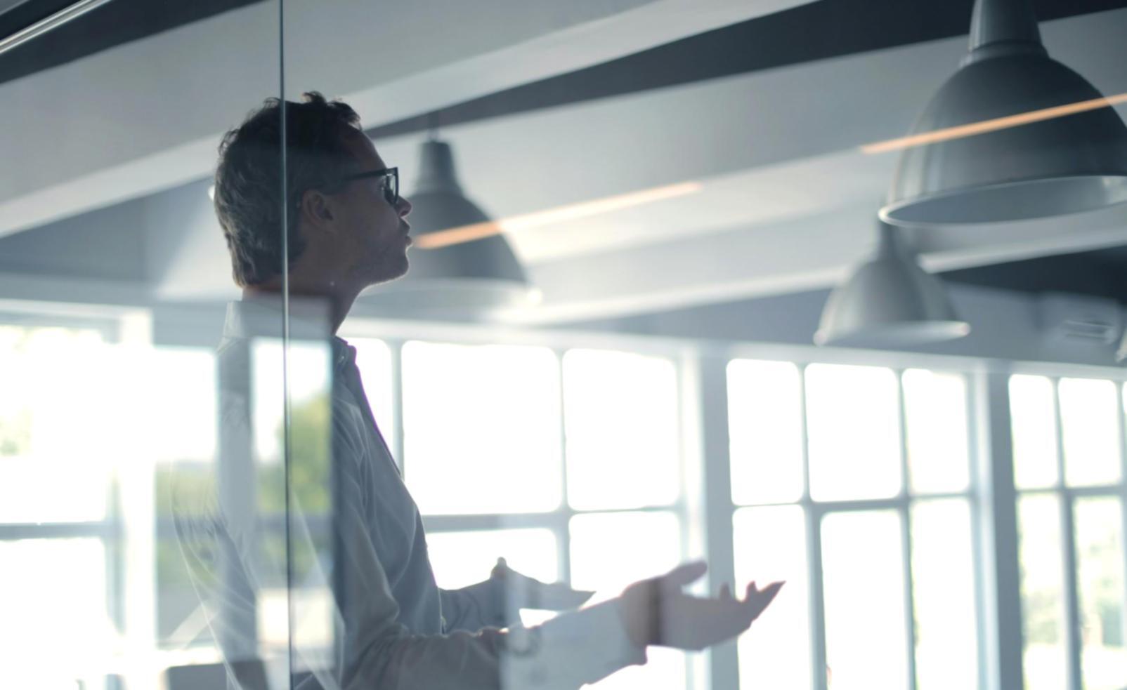 Teamarbeit bei der Entwicklung von SEO-Audit-Strategien und Kurskonzepten